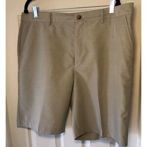 Greg Norman Performance Golf Shorts Mens Size 38 Beige Herring Bone Plaid